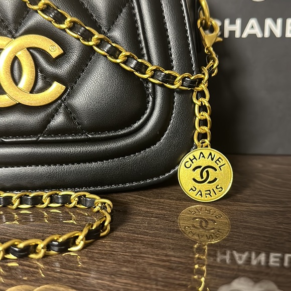 Vintage Chanel CC Mini Bag - Picture 4 of 17